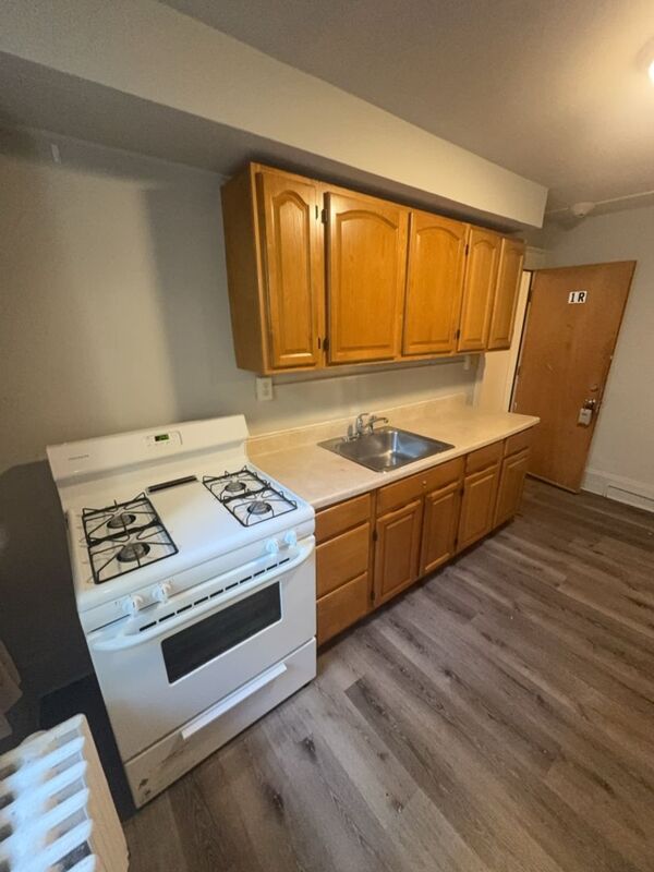 Easton Condo: 209 Cattell St