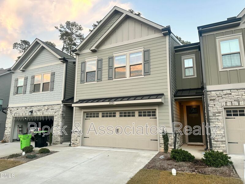 Apex House: 2093 Maggie Valley Drive