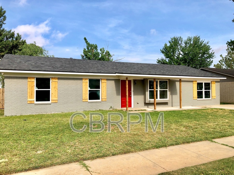 Idalou House: 815 Hickory Street