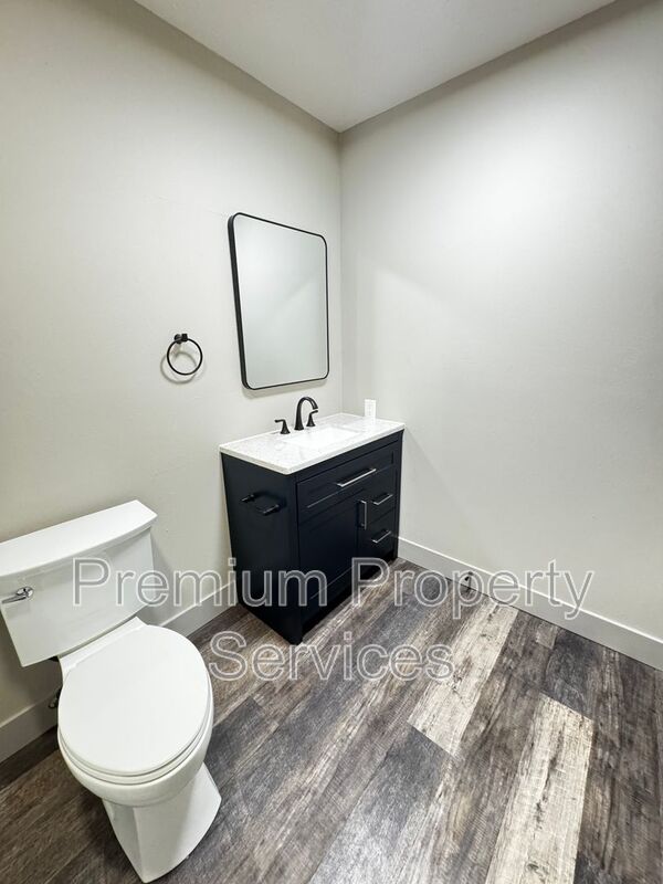 Rockford House: 2208 8th Street