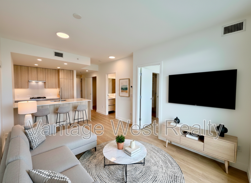 Kelowna Condo: 2403-1626 Water St