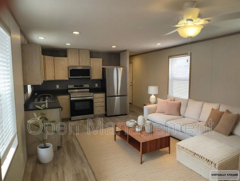 Gering House: 120 Terry Blvd