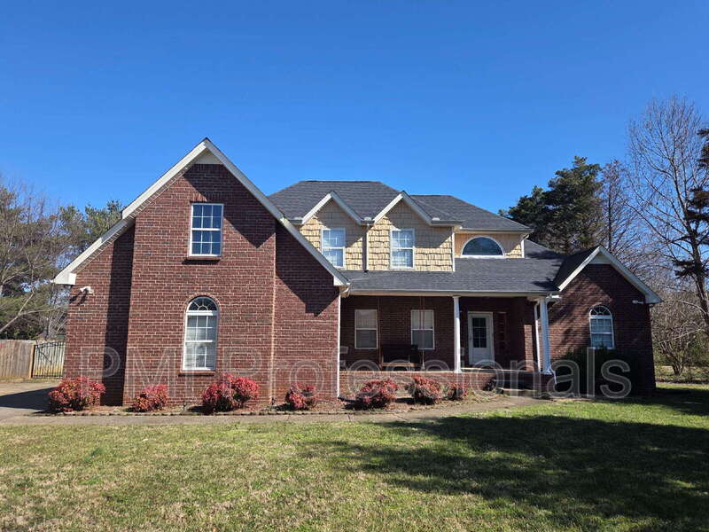 Murfreesboro House: 1707 Benjamin Drive