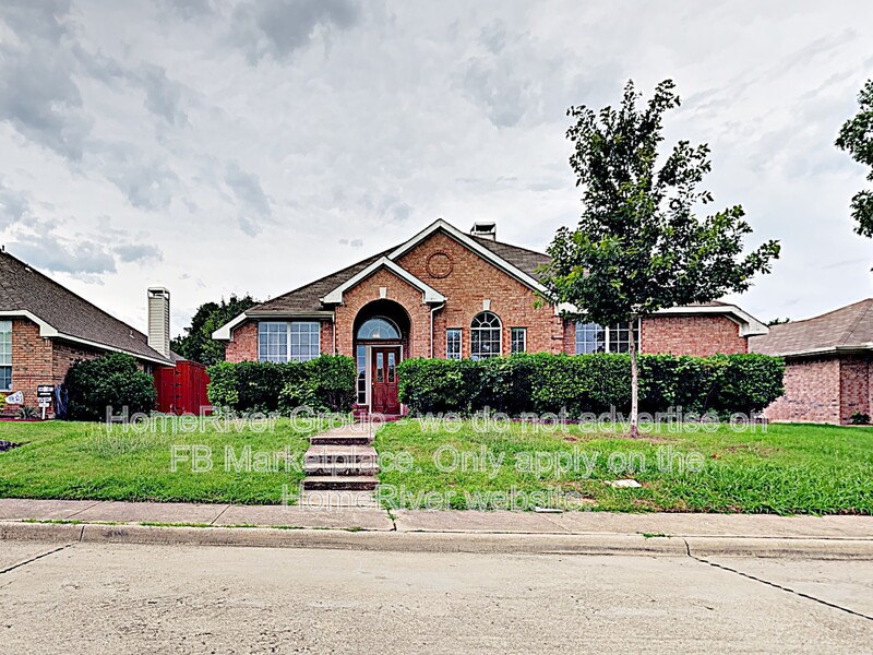 Rockwall House: 617 Big Oak Ct