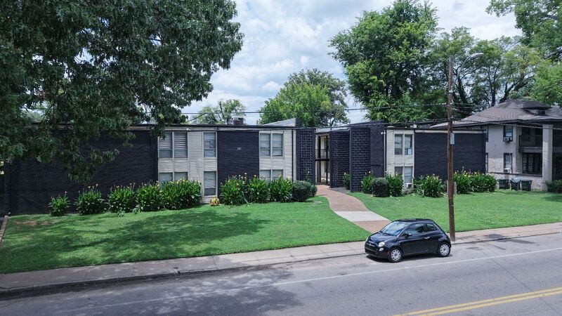 Memphis House: 151 North Belvedere Boulevard