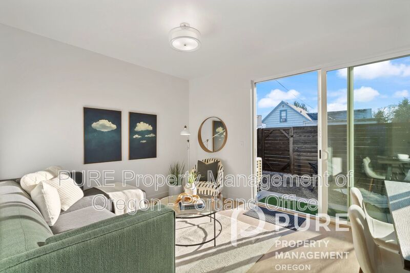 Portland Townhome: 3736 NE Liberty Terrace