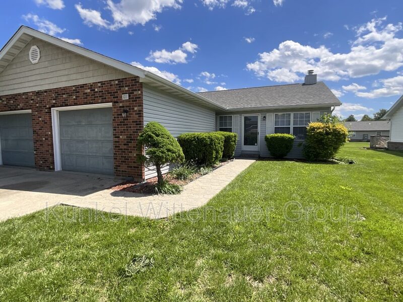 O'Fallon Condo: 611 Carol Ann