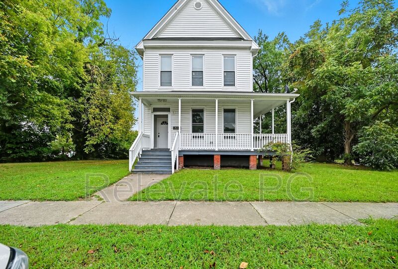 Richmond House: 1801 4th Ave