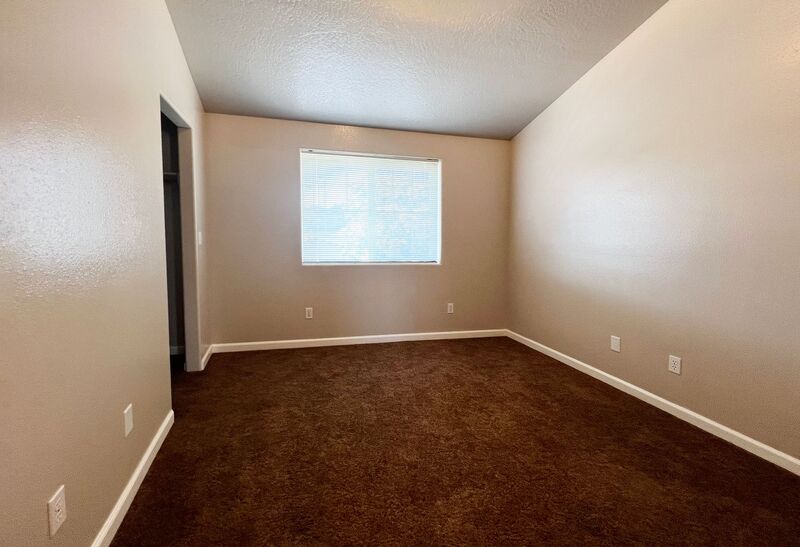 Photo 25 of rental home at 782 North Cloverleaf Loop