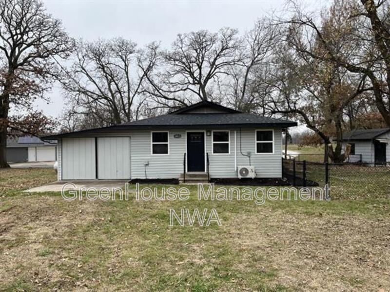 Bentonville House: 10211 S Morning Star