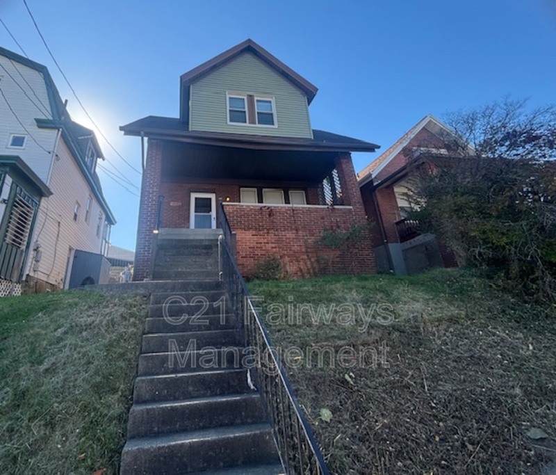 Pittsburgh House: 2992 Ruthwood Avenue