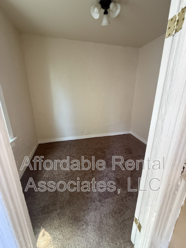 Milwaukee Condo: 107 W Kassner