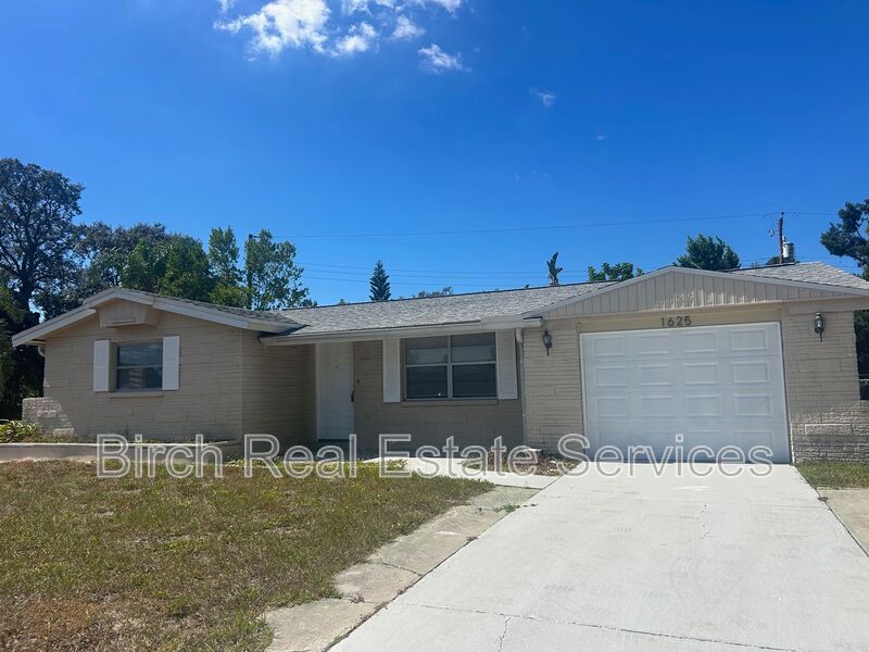 Holiday House: 1625 Colmar Drive
