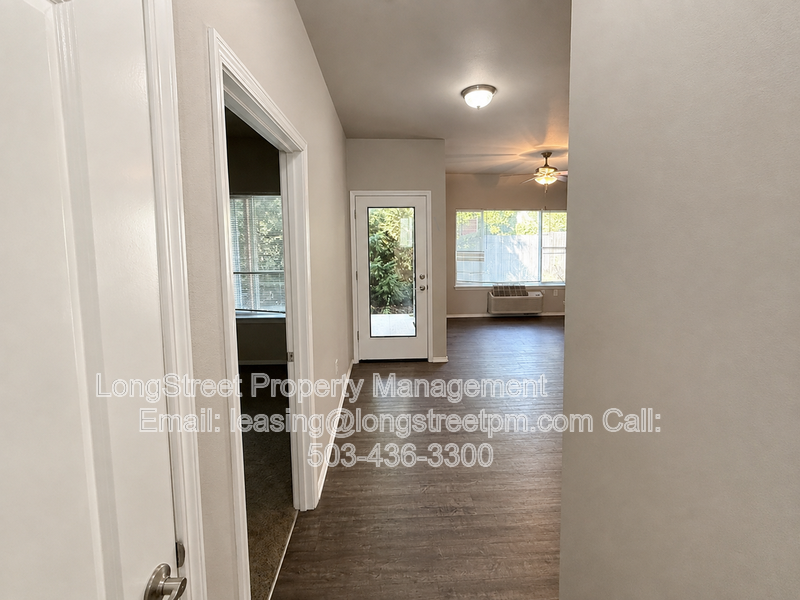 Keizer Apartment: 3655 Pleasant View Dr NE