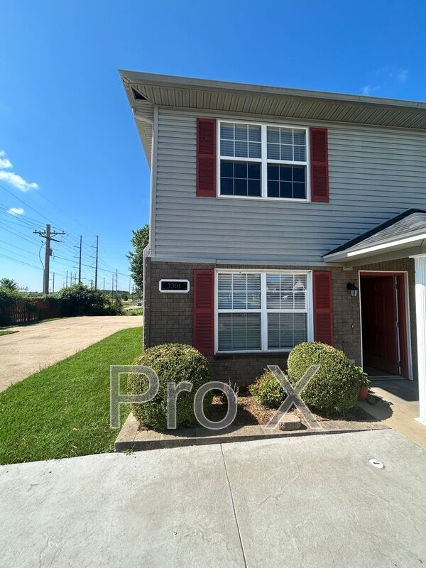 Bentonville House: 3301 SW Victoria Pl Apt 1