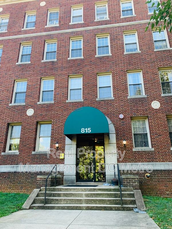 Washington Apartment: 815 Maryland Ave. NE,