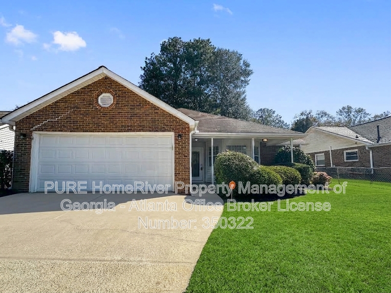 Fayetteville House: 140 Landing Dr