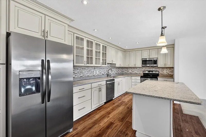 Weymouth Condo: 64 Broad Reach
