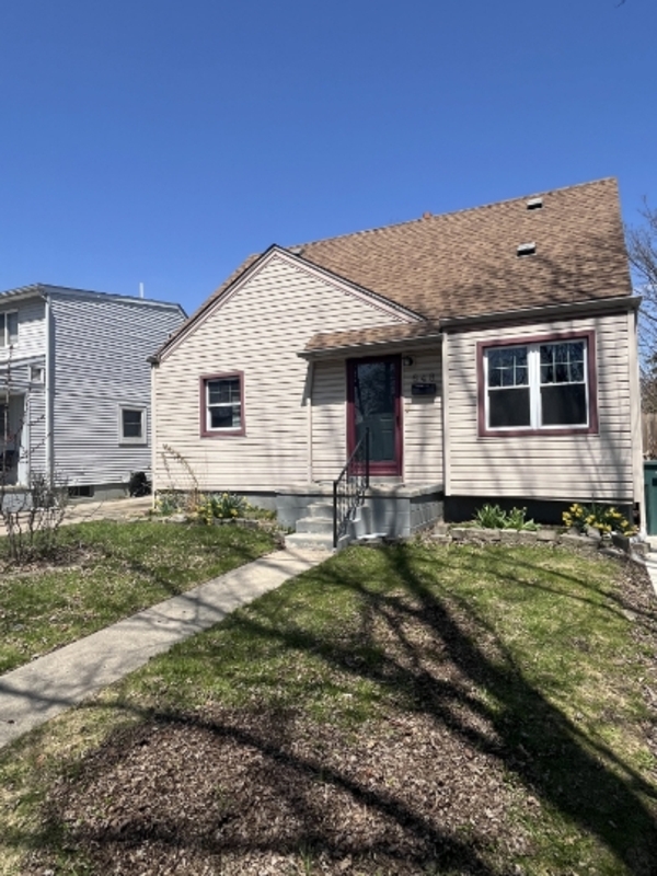Lincoln Park House: 648 Cleveland Avenue