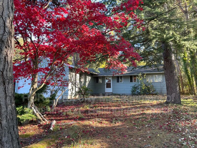Bellingham House: 2502 E Sunset Drive