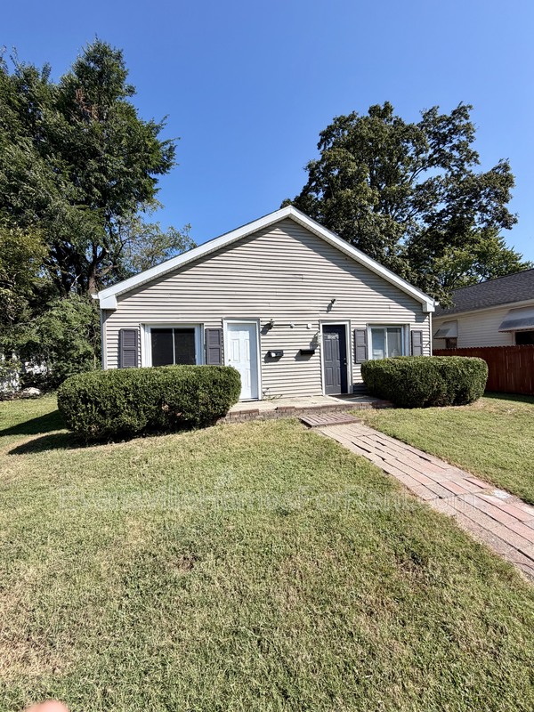Evansville Condo: 1232-1234 E Sycamore St - 1232
