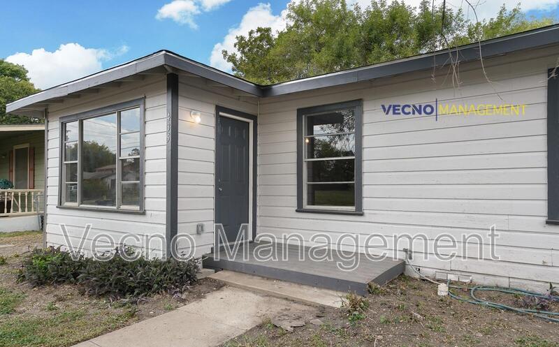 San Antonio House: 435 West Bedford Avenue