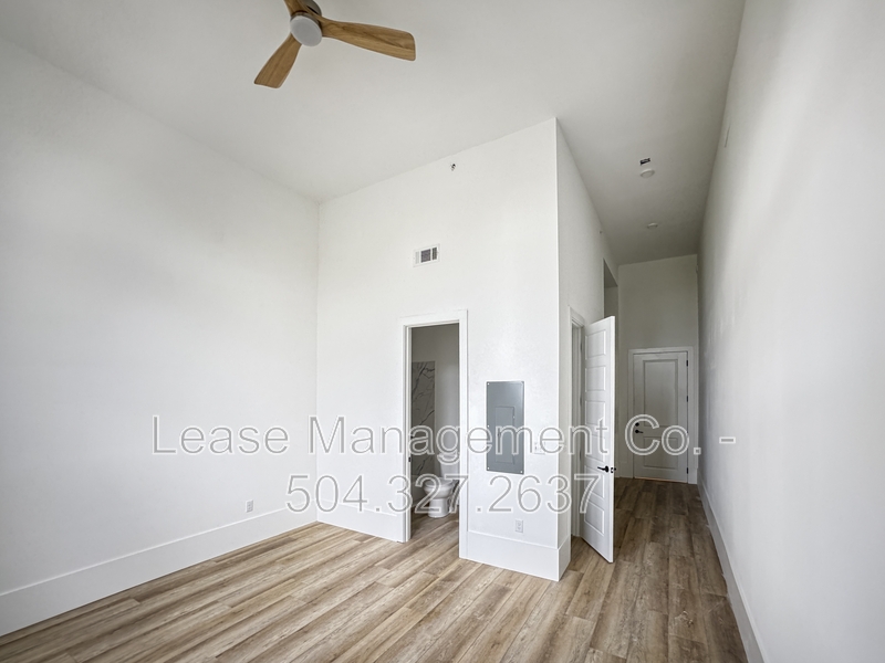 New Orleans Condo: 4950 Dauphine Street - 1306