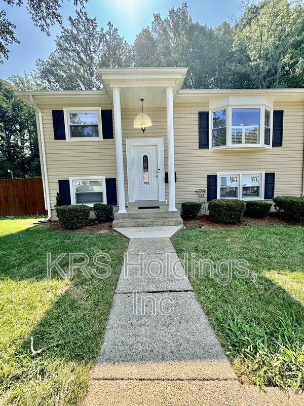 Woodbridge House: 3931 Forestdale Ave