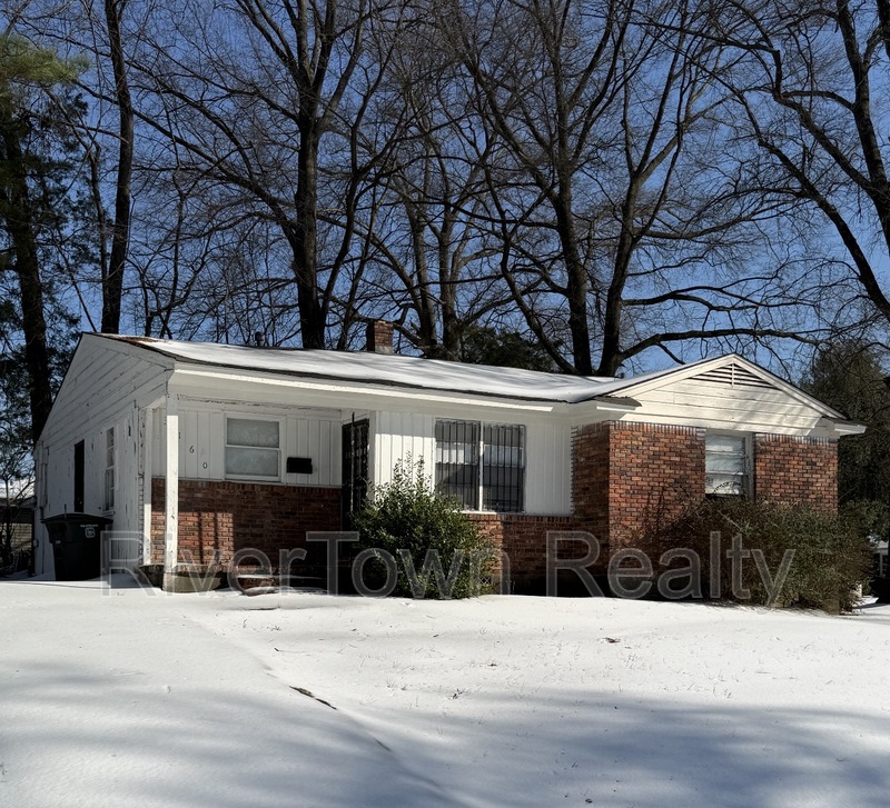 Memphis House: 3160 Standard Dr