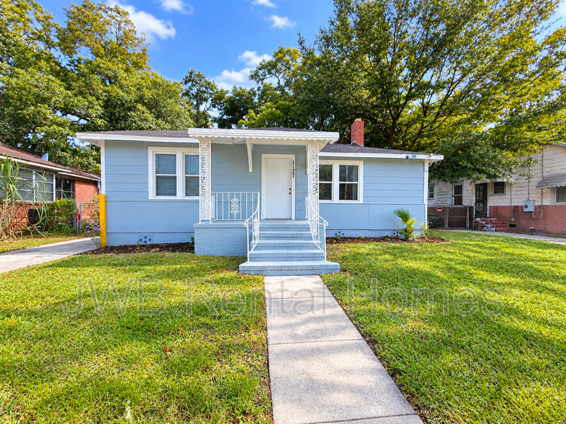 Jacksonville House: 1127 W 12th St