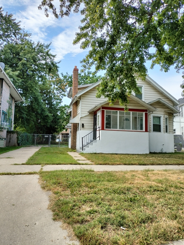Chicago House: 11218 S Parnell Ave