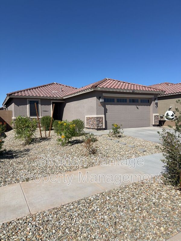 Surprise House: 24596 N 170th Dr