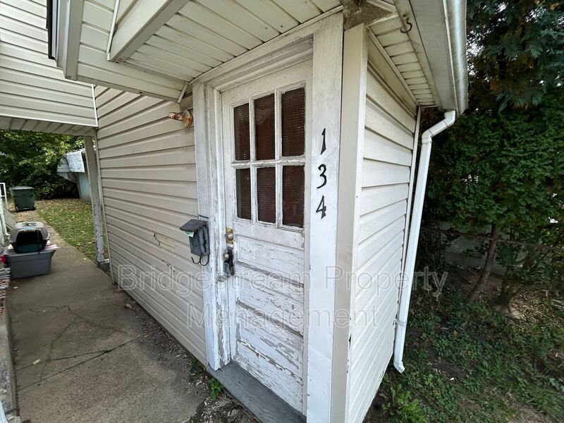 Dayton House: 134 Kastner Ave