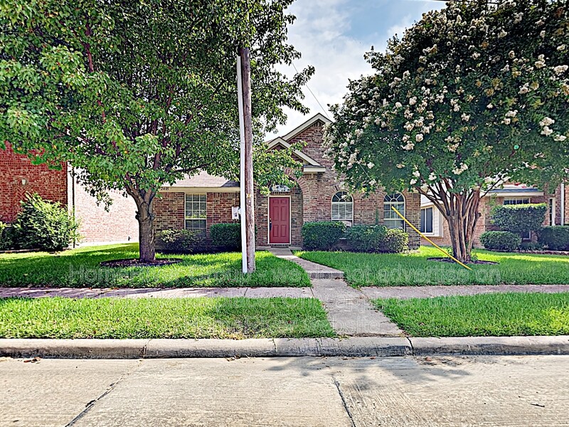 Mckinney House: 2405 N Brook Dr