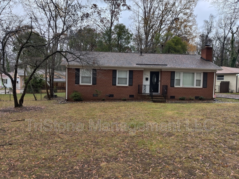 Charlotte House: 2701 Purser Drive