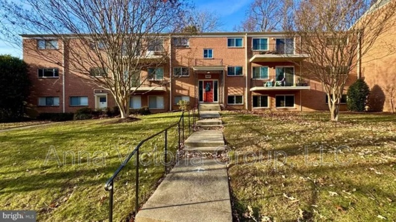 Bethesda Condo: 10620 Weymouth Street - 1