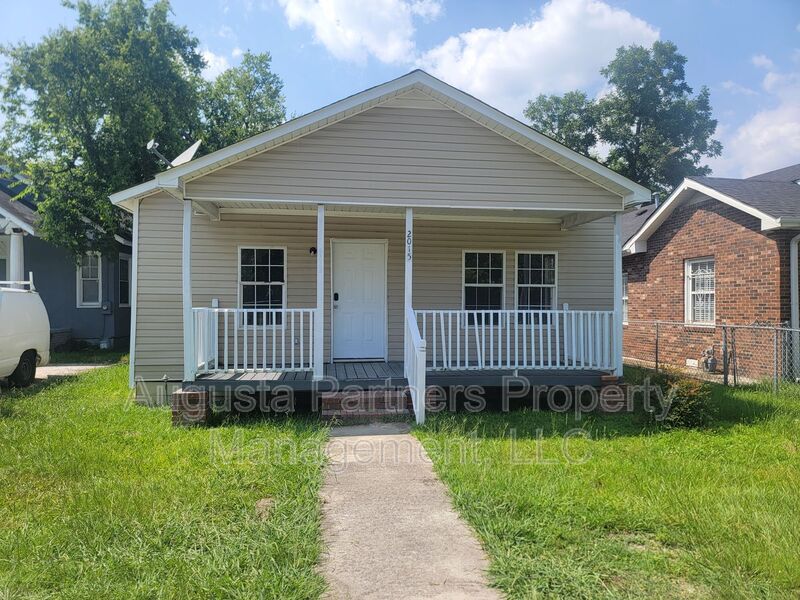 Augusta House: 2015 Grand Blvd