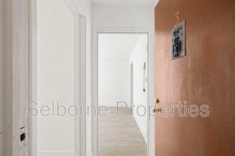 Kensington House: 369 Colusa Avenue