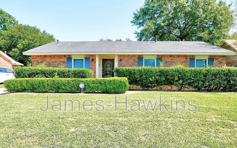 Montgomery House: 709 Balfour Road