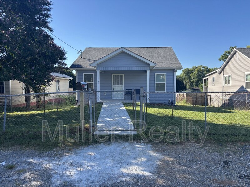 Knoxville House: 1732 Jourolman Ave