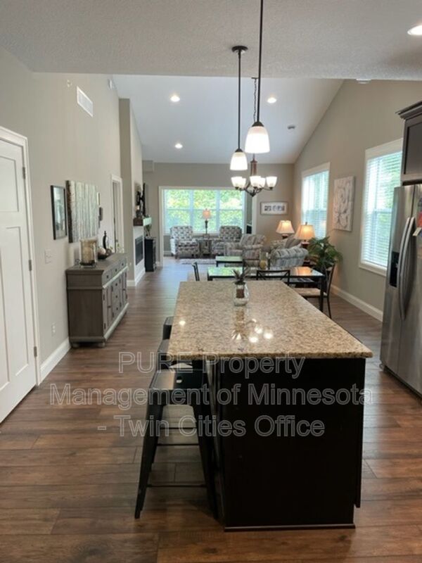 Vadnais Heights Townhome: 631 Liberty Way