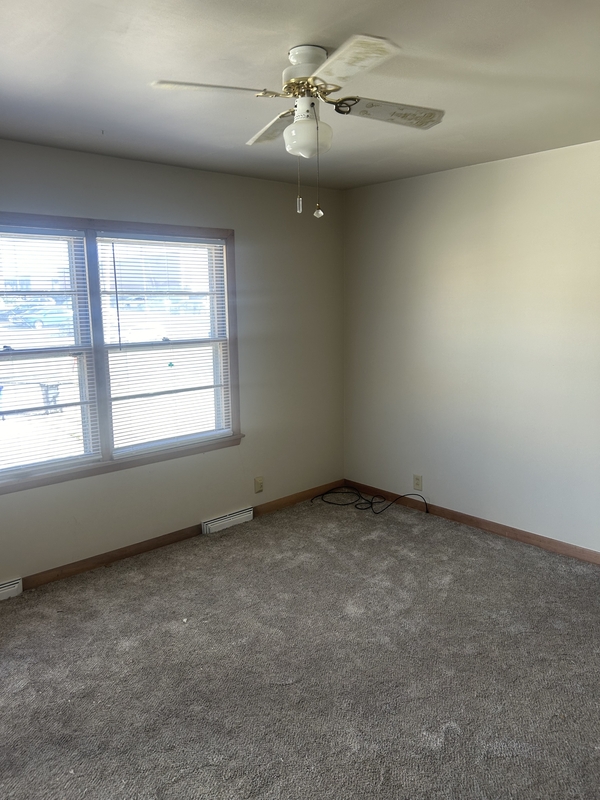 Cedar Rapids House: 2754 A Avenue Northeast