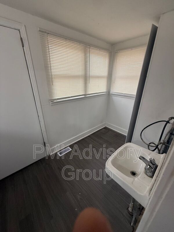 Rossville House: 622 Navarre St