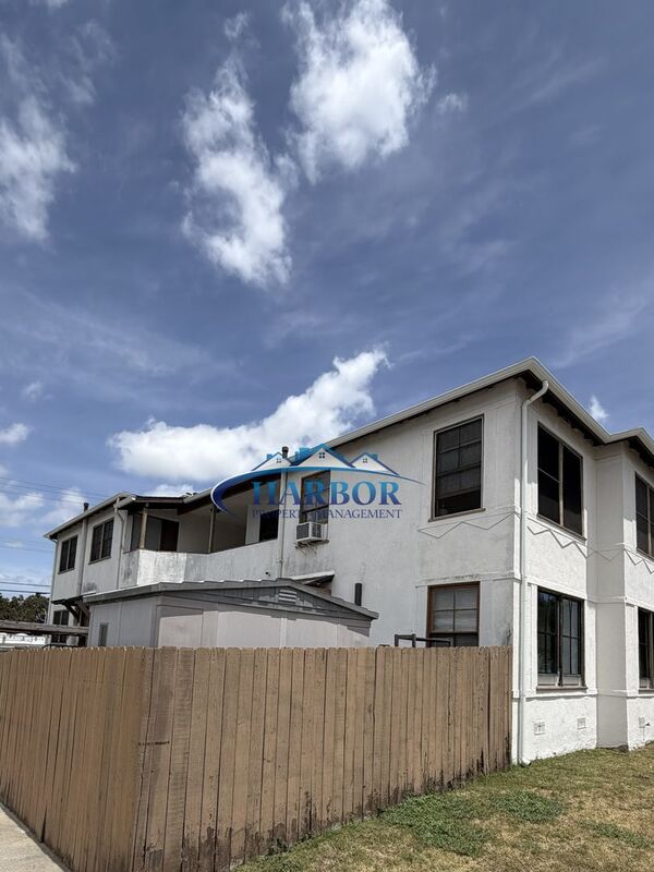 Torrance Condo: 904 Sartori Avenue