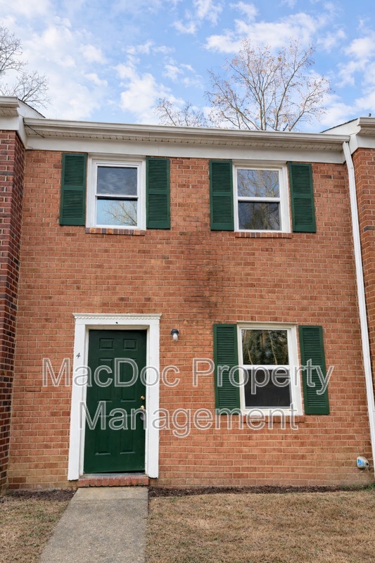 Fredericksburg Townhome: 4 Manchester Court