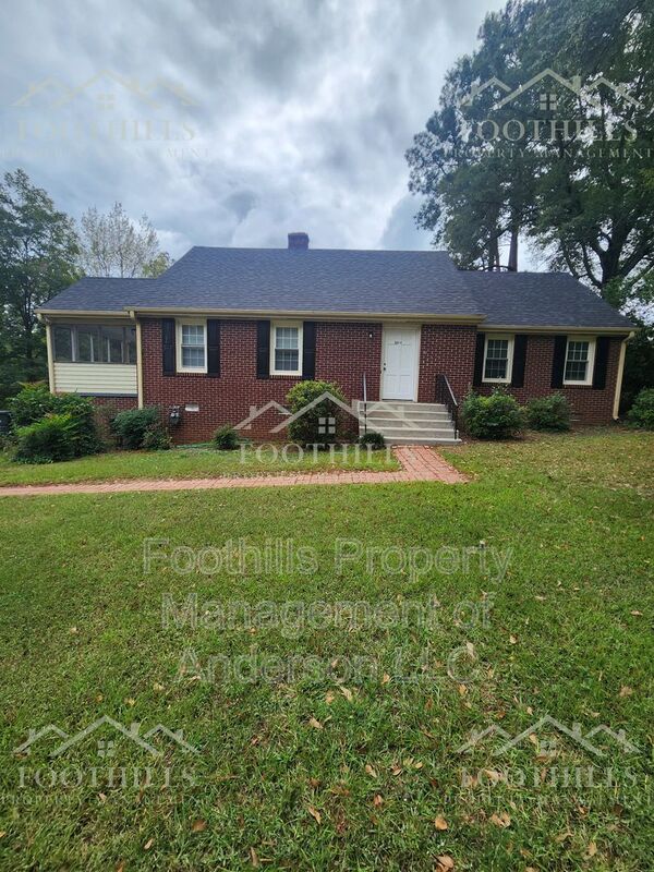Anderson House: 1014 Calhoun Dr