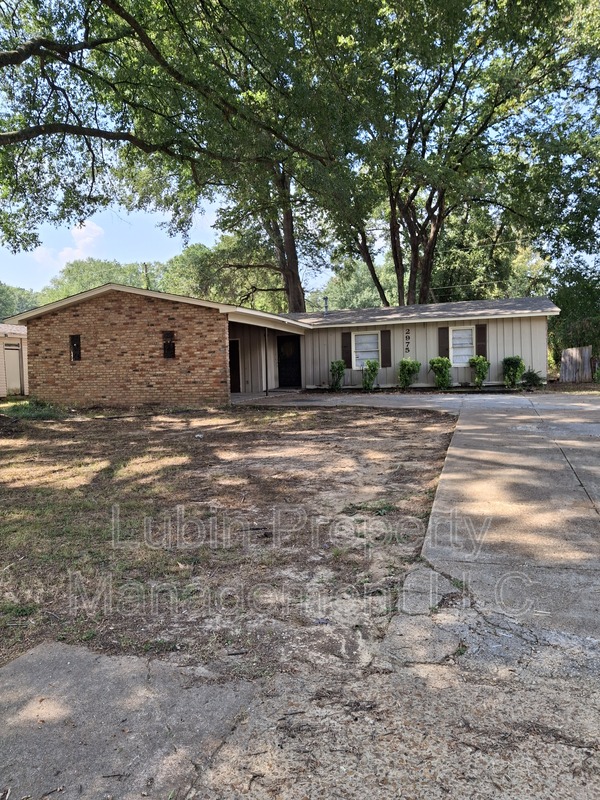 Memphis House: 2975 Arrendale St