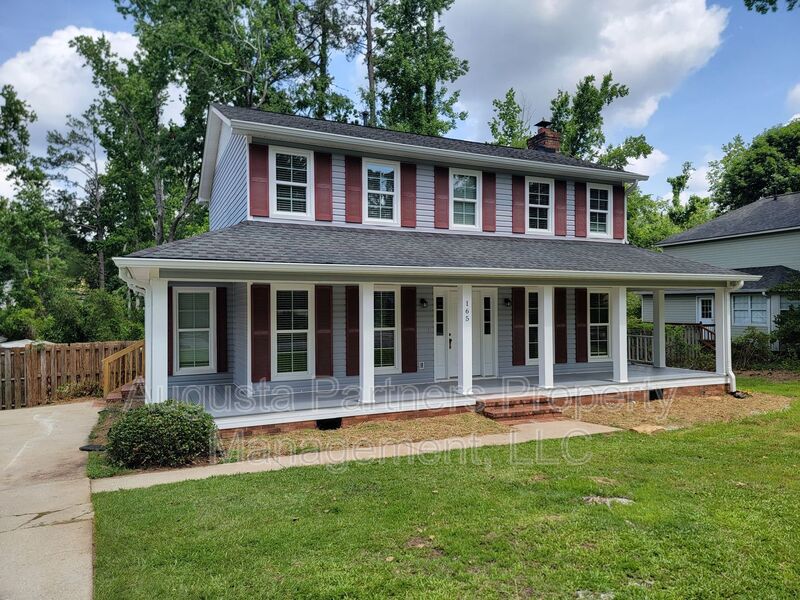 Martinez House: 165 Ashley Cir