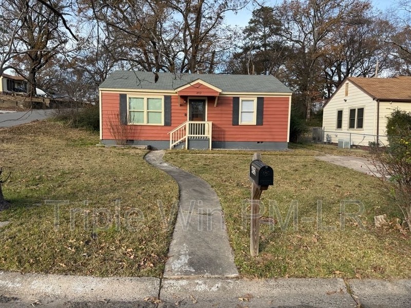 Little Rock House: 4512 Grand Avenue