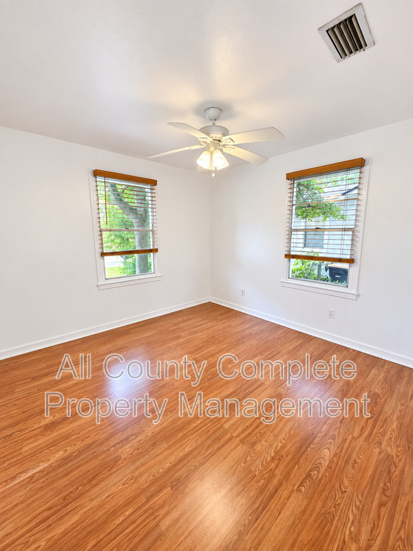 Main Rental Photo 18